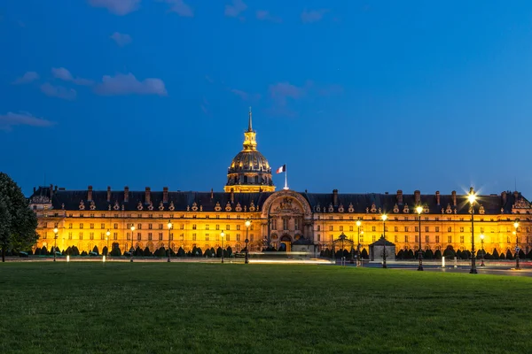 Les Invalides in  Paris at night — Stock Photo, Image