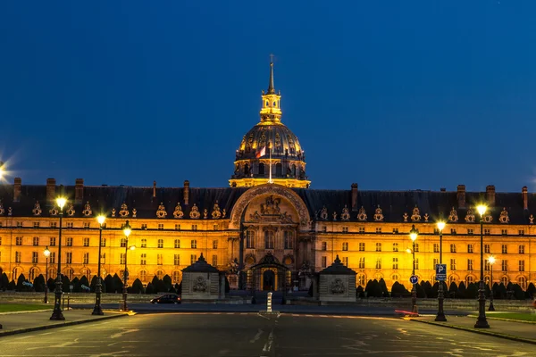 Les Invalides in  Paris at night — Stock Photo, Image