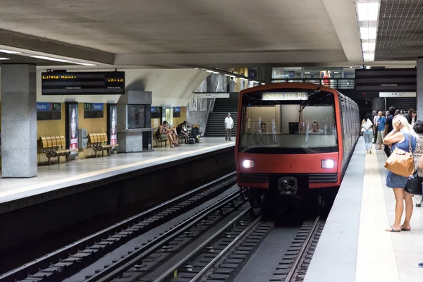 Arriving of tram in metro in Lisbon — Stock Photo, Image