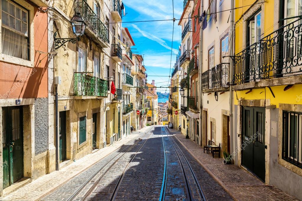 Old Lisbon street — Stock Photo © bloodua 65247351