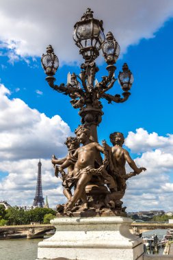 Paris'teki Köprü alexandre III