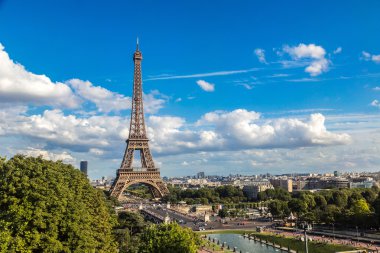 Paris 'teki Eyfel Kulesi
