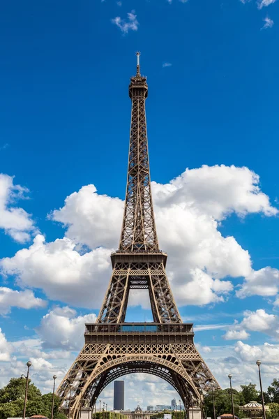 Torre Eiffel en París — Foto de Stock