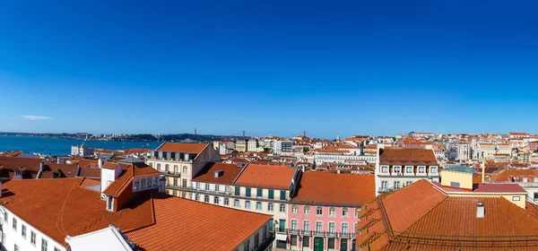 Panoramisch uitzicht over Lissabon — Stockfoto