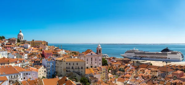 Panorama de la hermosa Lisboa — Foto de Stock