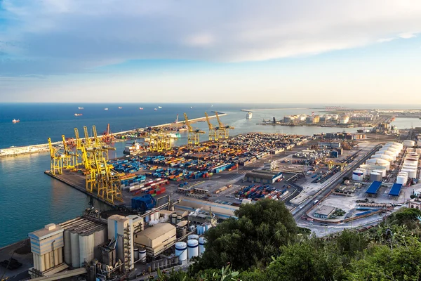 在巴塞罗那港口的全景视图 — 图库照片