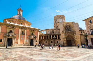 Meydanı ve Saint Mary'nın Valencia