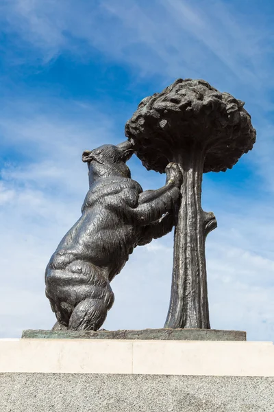 Statue of bear in Madrid, Spain — Stock Photo, Image