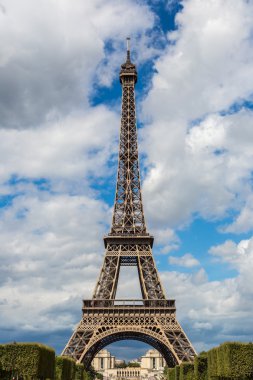 Paris 'teki Eyfel Kulesi