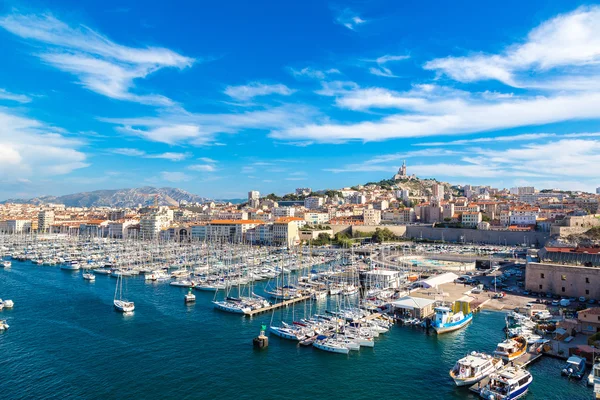 Katedral ve eski port Marseille