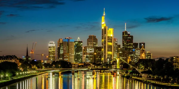 Frankfurt am Main under solnedgången — Stockfoto