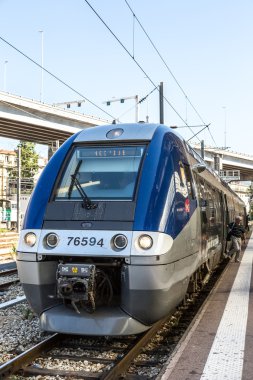 Yolcu treni güzel tren istasyonunda