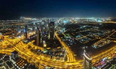 Dubai şehir gece çekimi