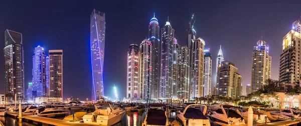 Dubai Marina paisaje urbano, Emiratos Árabes Unidos — Foto de Stock