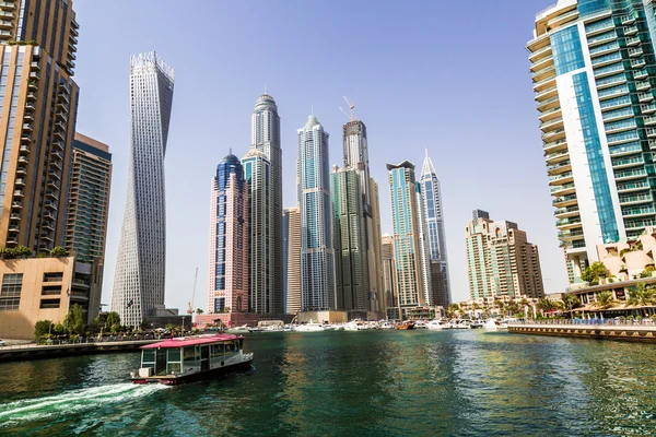 Dubai Marina paisaje urbano, Emiratos Árabes Unidos — Foto de Stock