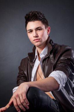 kas genç adam
