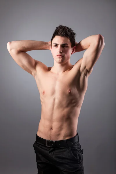 Young bodybuilder man — Stockfoto