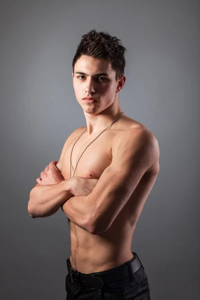 Unga bodybuilder man — Stockfoto