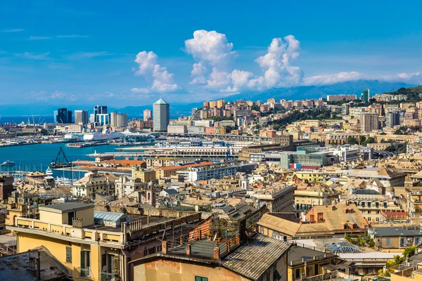 Hafen von Genua in Italien — Stockfoto