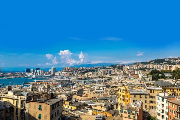 Hamnen i Genua i Italien — Stockfoto