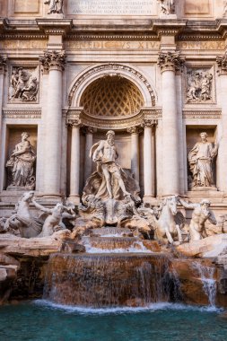 Trevi Çeşmesi - Roma'nın ünlü dönüm noktası