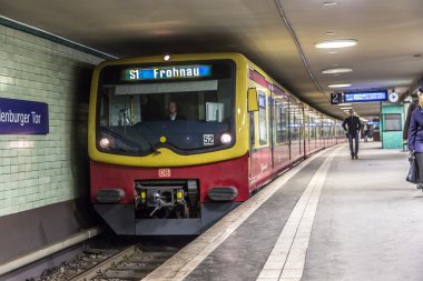 Berlin Potsdamer Platz metro istasyonu