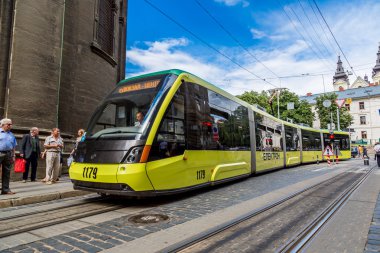 İçinde Lviv tarihi merkezi tramvay