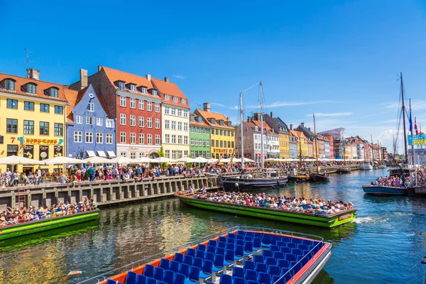Köpenhamn, Nyhavn turist plats — Stockfoto