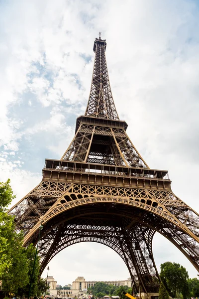 Eiffel tower in Paris — Stock Photo, Image