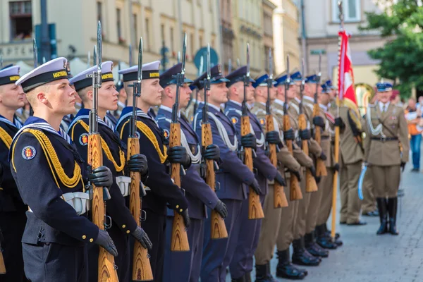 Soldiers in   historical part of Krakow — Stock Photo, Image
