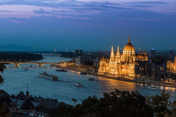 Panorama de Budapest por la noche, Hungría —  Fotos de Stock