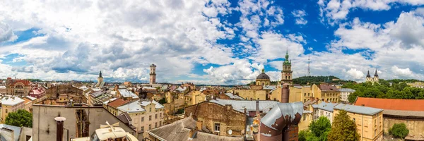 Lviv oude stad panoramisch uitzicht — Stockfoto