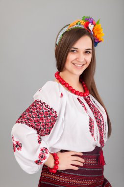 Ukrayna Ulusal elbiseli kadın