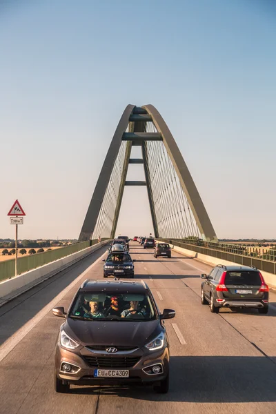 Trafiken på bron i Danmark — Stockfoto