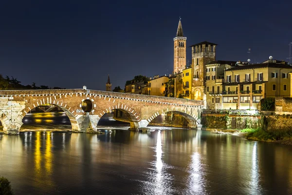 Γέφυρα στην Βερόνα, Ιταλία, — Φωτογραφία Αρχείου