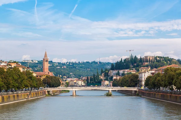 ヴェローナ, イタリアの都市の景観 — ストック写真