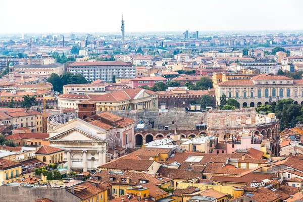 Вид с воздуха на Верону, Италия — стоковое фото