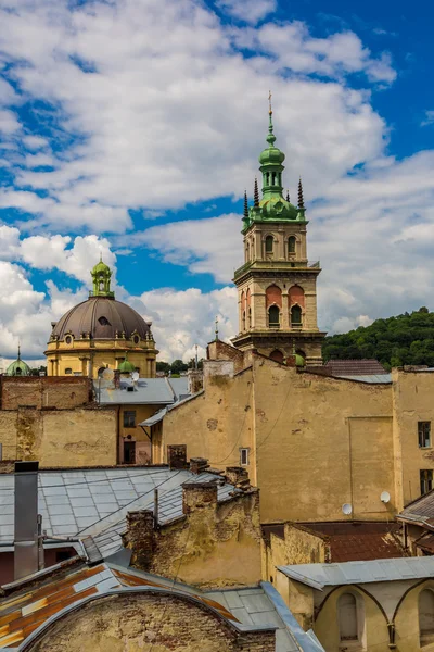 Panoramiczny widok na stare miasto we Lwowie — Zdjęcie stockowe