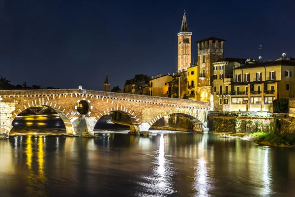 ヴェローナ, イタリアの橋, — ストック写真