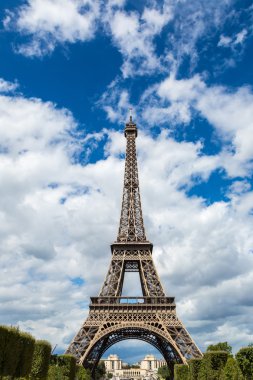 Paris 'teki Eyfel Kulesi