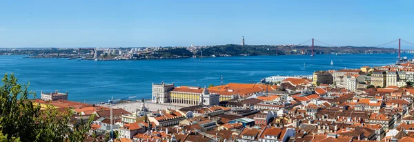 Lizbon manzarası panorama — Stok fotoğraf