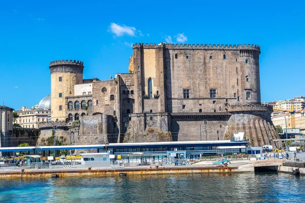 Castillo Maschio Angioino en Nápoles — Foto de Stock