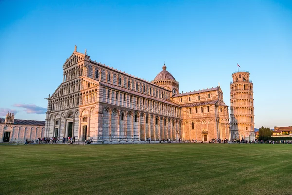 Catedral y torre de Pisa, Italia — Foto de Stock