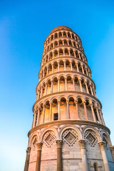 Schiefer Turm in Pisa — Stockfoto