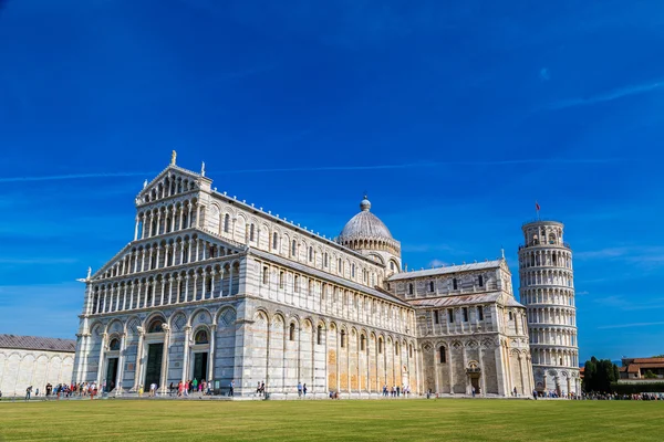 Torre inclinada e catedral de Pisa — Fotografia de Stock