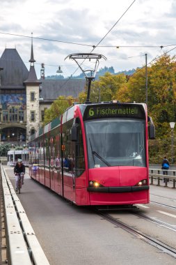 Bern'deki modern tramvay