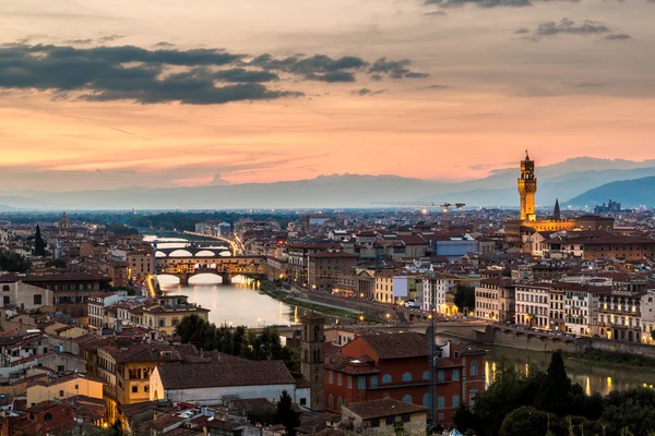 Puesta de sol panorámica sobre Florencia — Foto de Stock