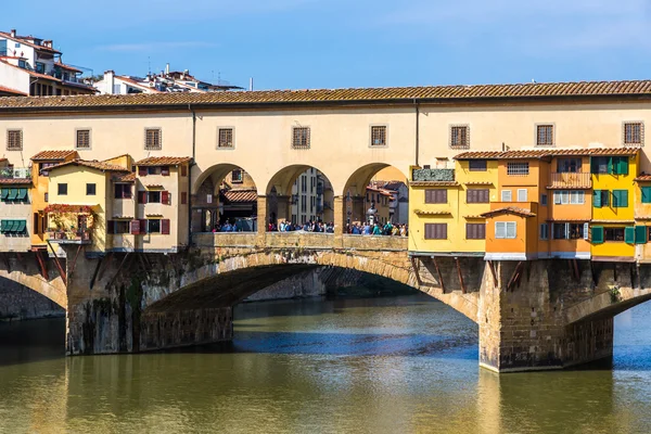 Floransa 'daki Ponte Vecchio köprüsü — Stok fotoğraf