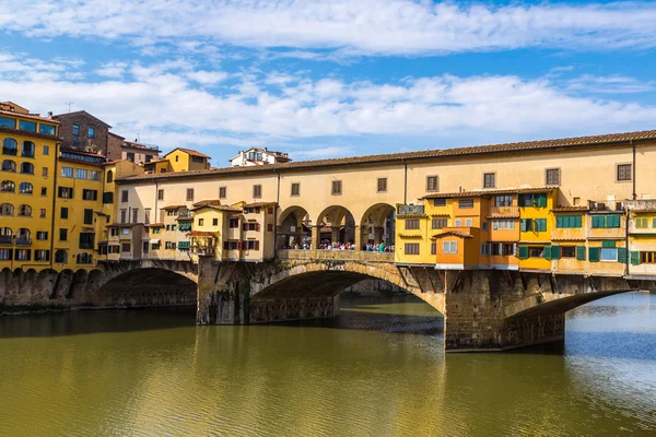 Floransa 'daki Ponte Vecchio köprüsü — Stok fotoğraf