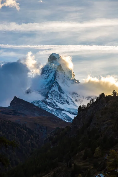 Montagne Cervin dans les Alpes suisses — Photo